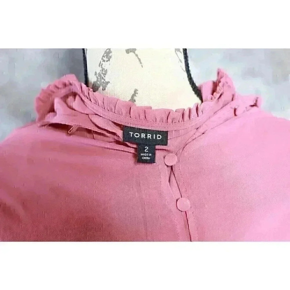 Torrid size 2 button down blouse long sleeve embroirded scalloped hem elastic cu - Picture 15 of 15